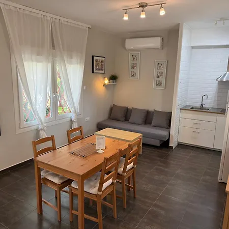 Apartamentos Caspe Apartment *